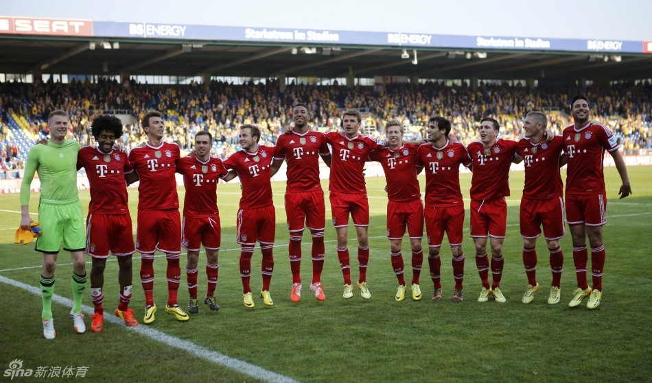 普利西奇成为英雄，AC米兰逆转都灵，重返意甲榜首（普利西奇一锤定音，AC米兰逆转击败都灵，重登意甲榜首）