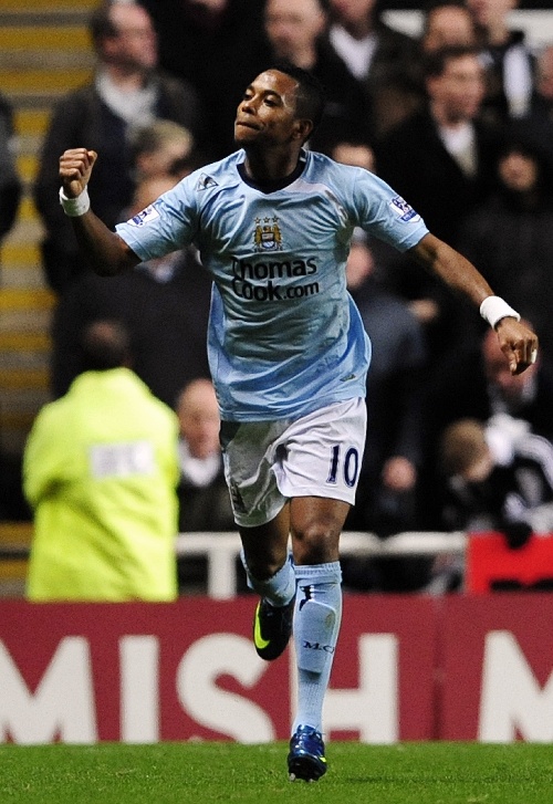 U22国足最新名单！王钰栋+蒯纪闻跳级，红牌后卫落选，冲击亚洲杯（国足U22大名单出炉：王钰栋、蒯纪闻跳级入选，红牌后卫无缘，剑指亚洲杯）