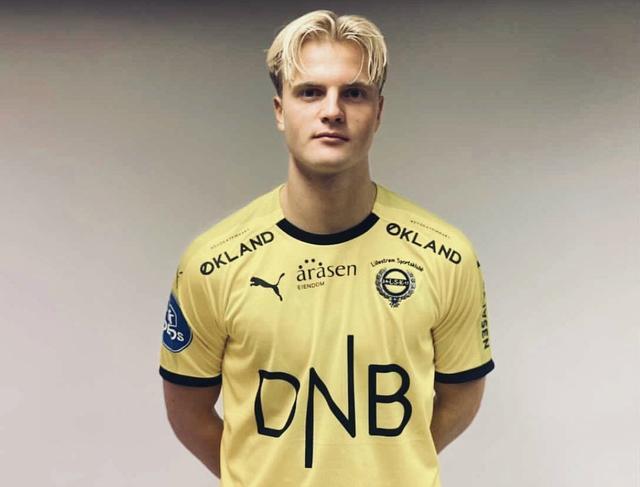 FIFA年度最佳女足阵容：邦马蒂领衔巴萨女足6人入选，鲁索在列（FIFA年度最佳女足阵容出炉：巴萨女足6人上榜，邦马蒂领衔，鲁索入选）