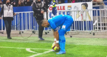 津媒：从伤势恢复进度看，巴顿和阿代米出战申花的前景不乐观（津媒：康复进展欠佳，巴顿与阿代米恐无缘战申花）