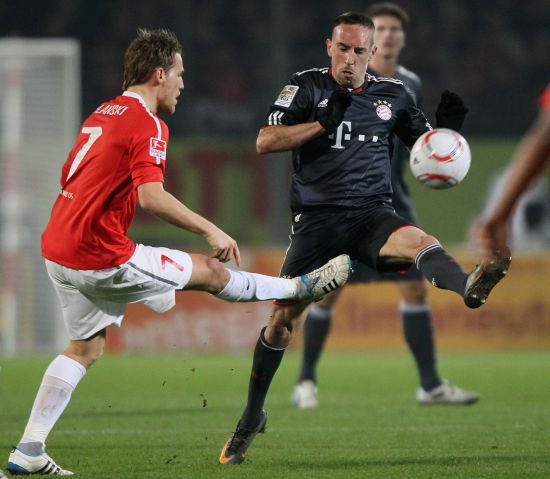 不莱梅体育总监：目前我们尚未就提前结束租借与博尼费斯沟通（不莱梅体育总监称：尚未就提前终止租借事宜与博尼费斯沟通）