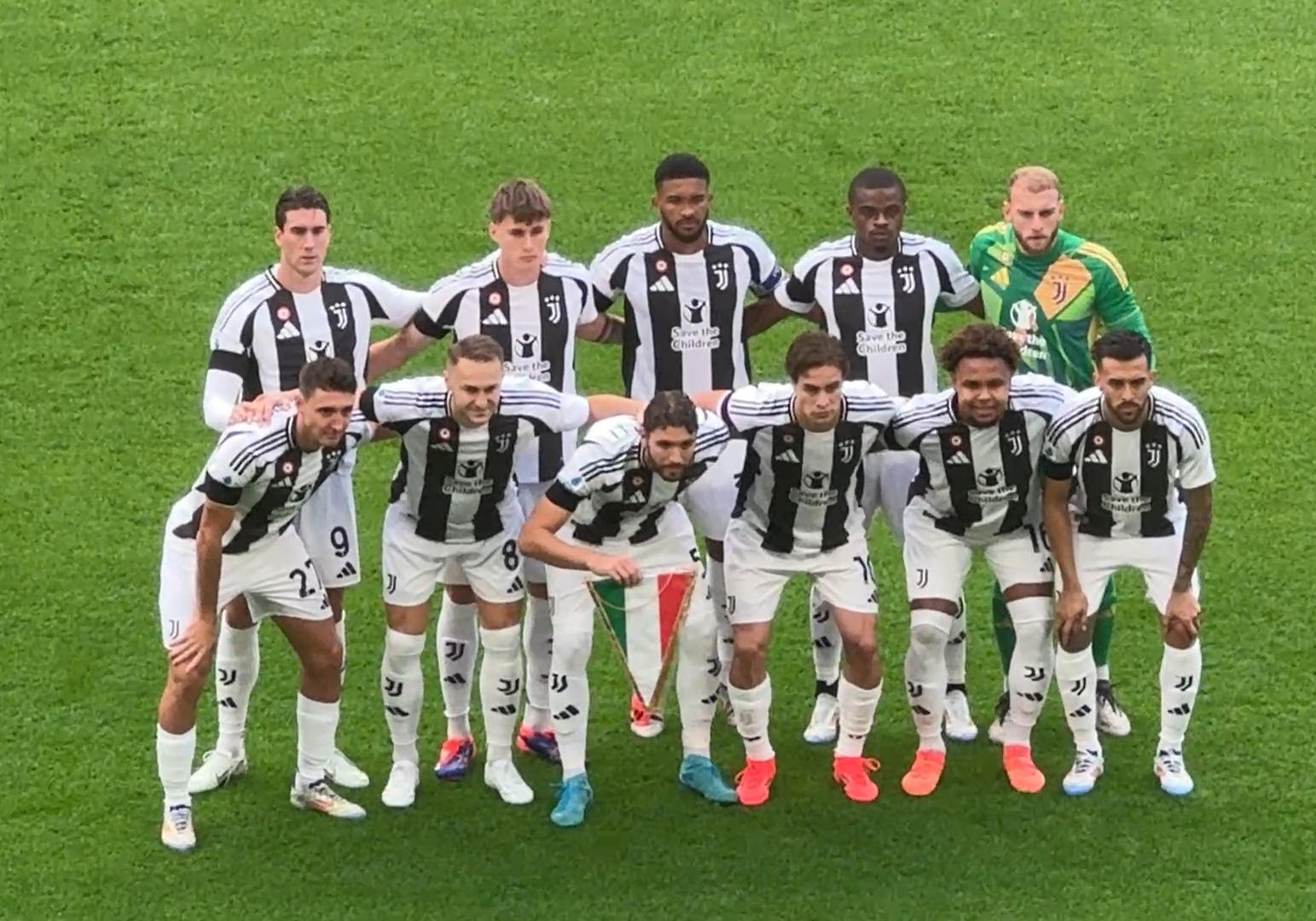 阿森纳曾4次在圣诞节前登顶，但也被曼市双雄四杀无缘夺冠（阿森纳曾四度圣诞前领跑，却被曼市双雄主客场双杀，终与冠军无缘）