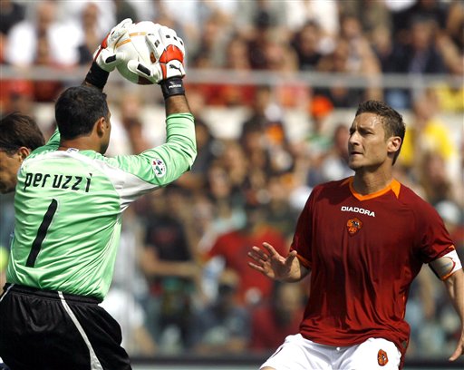 弗兰克：也许罗梅罗和范德芬该踢前锋；战旧主？比赛就是要赢