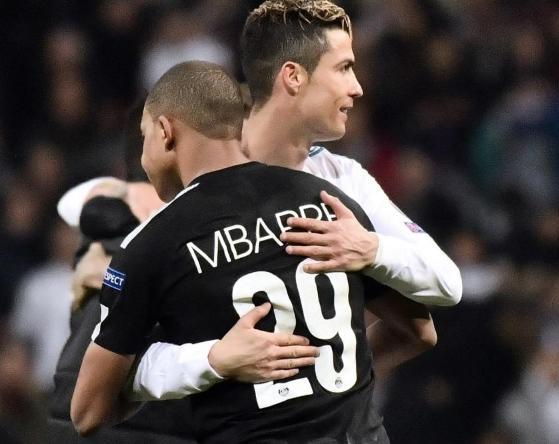 米切尔半场投篮12中7，三分5中3得到22分1板1助1断