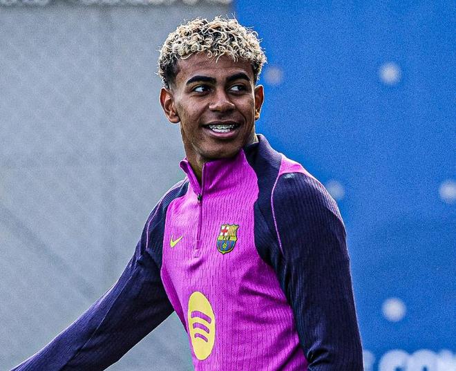 西甲半场：格拉数次抢点造险，瓦伦西亚暂0-0莱万特（西甲半场战报：格拉多次抢点制造威胁，瓦伦西亚与莱万特暂互交白卷）