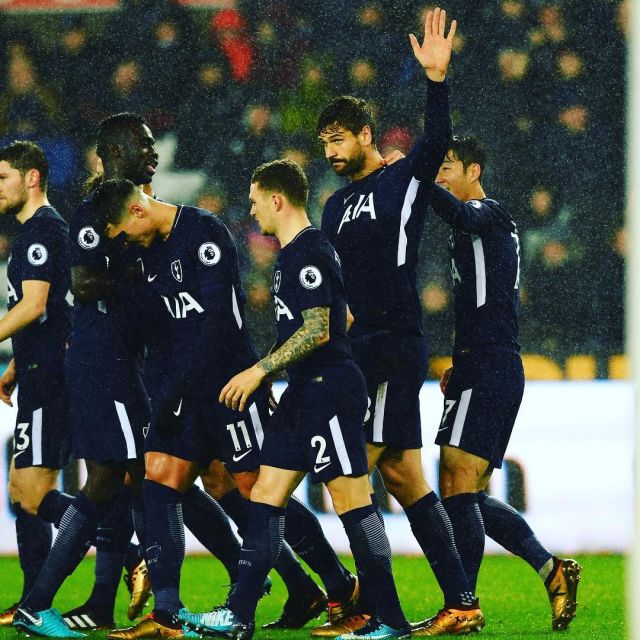 广东男篮在CBA杯赛中以94-80击败广州男篮，奎恩全场高效表现，贡献29分6篮板7助攻5抢断，助力球队取得首胜。