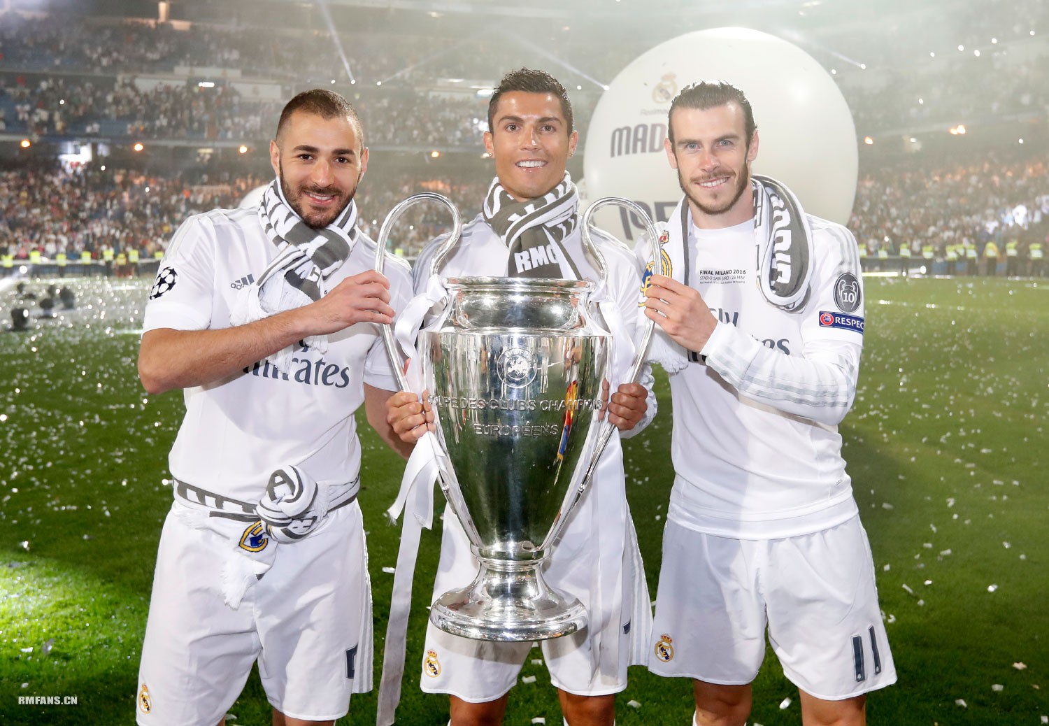 球员：我就轻轻一抬腿